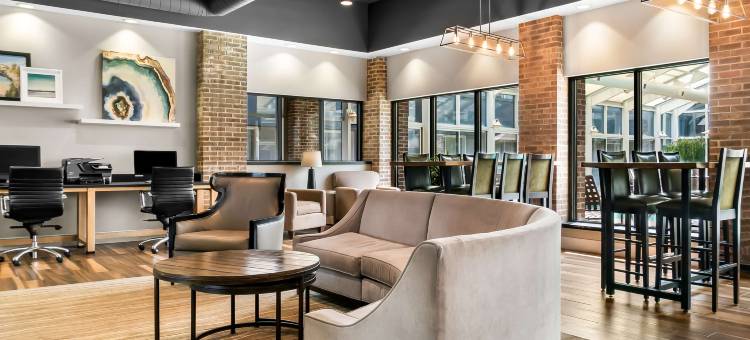 东兰辛-奥克莫斯贝斯特韦斯特套房酒店(Best Western Okemos/East Lansing Hotel  Suites)图片