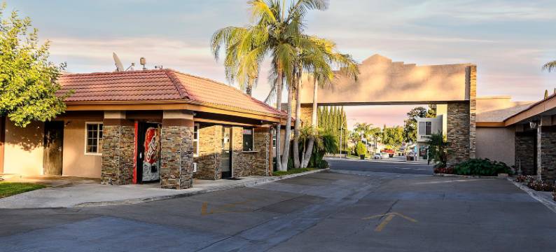 布雷亚海兰汽车旅馆(Hyland Motel Brea)图片