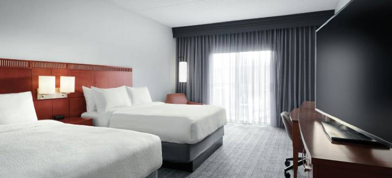 圣路易斯西港广场万怡酒店(Courtyard St. Louis Westport Plaza)图片