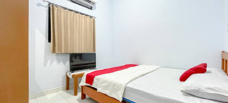 RedDoorz Syariah at Home Ampana Guest House Ampana Kota图片