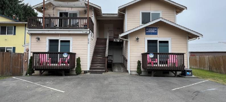 Ocean Shores studio with kitchenette-minutes from beach-Anchor Ashore Condo #4图片