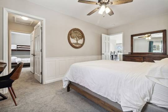 Amazing lake views for the perfect family getaway at the Lake Thirteen Retreat!