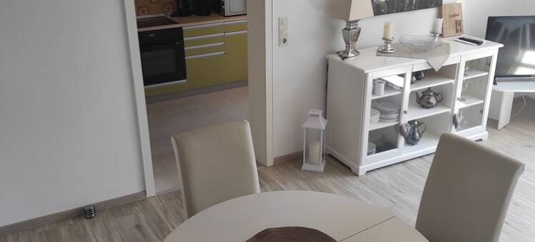 Large ground floor apartment with winter garden图片