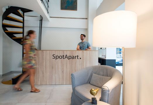 Spot Apart Hotel Overview