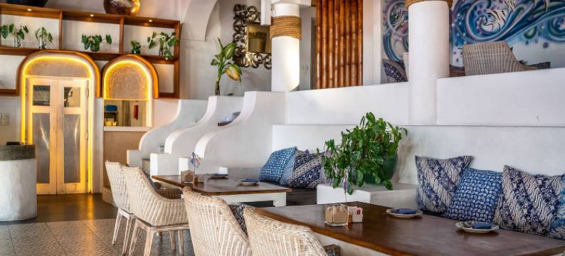 PinkCoco 乌鲁瓦图 - 持续惊喜 & 仅限酷成人(PinkCoco Uluwatu - Constant Surprises & for Cool Adults Only)图片