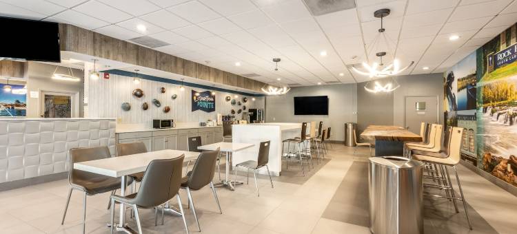 凯隆波因特酒店 - 近大学(Clarion Pointe Near University)图片