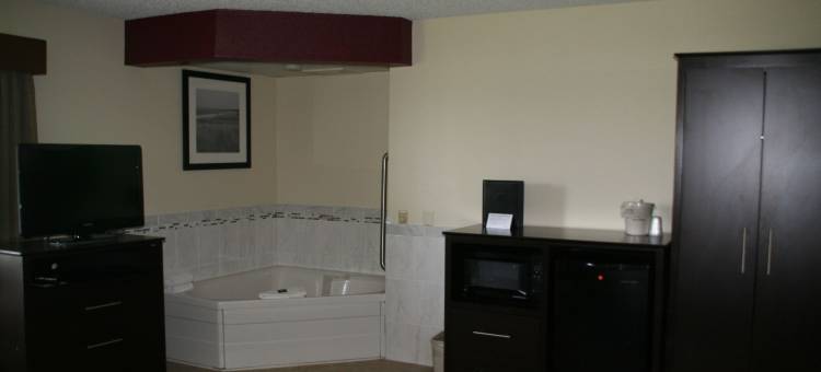 埃尔克霍恩和日内瓦湖AmericInn酒店(AmericInn by Wyndham Elkhorn Near Lake Geneva)图片