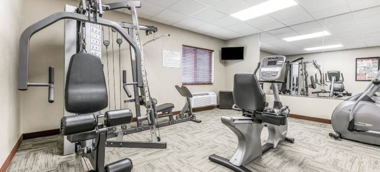 宾夕法尼亚华盛顿郊区套房酒店(Suburban Studios Washington, PA)图片