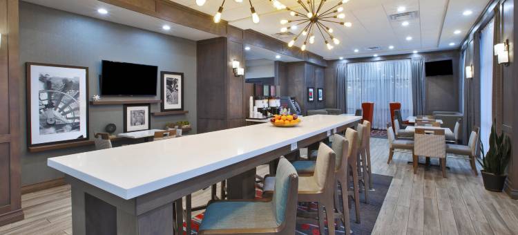 密歇根州底特律迪尔伯恩希尔顿欢朋酒店(Hampton Inn Detroit/Dearborn)图片