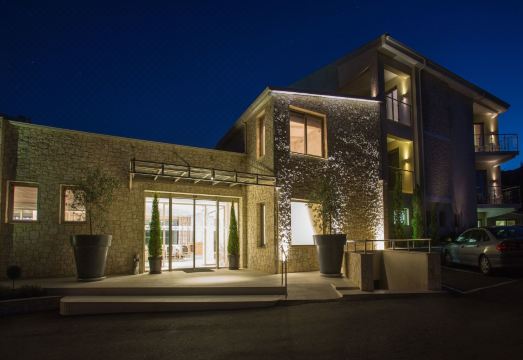 Calma Hotel & SpaHotel Overview