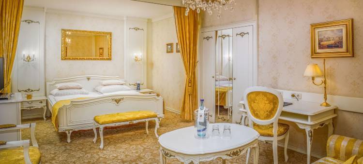 罗马大帝城堡酒店(Schlosshotel Römischer Kaiser)图片