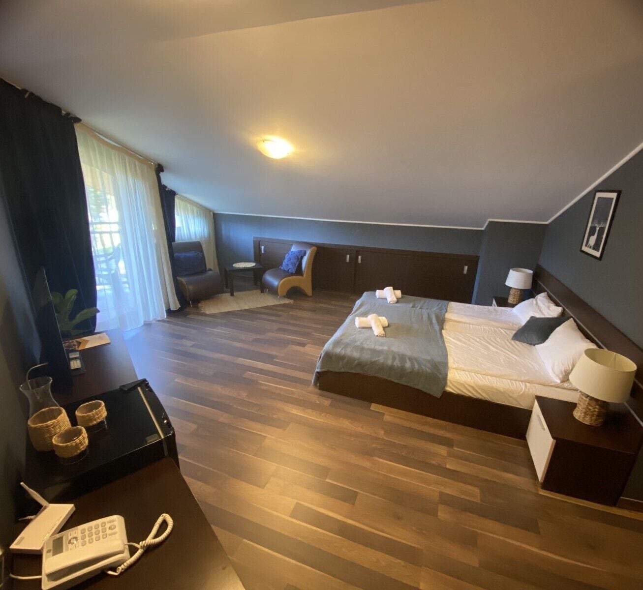 Hotel Iceberg Over view