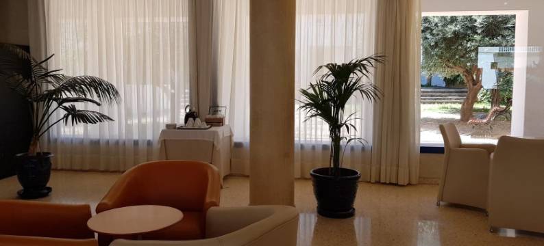 奥克塔维亚卡达克斯酒店(Hotel Octavia)图片