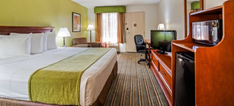 温德姆华美达萨凡纳盖特威酒店(Ramada by Wyndham Savannah Gateway)图片