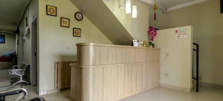 红多兹Plus酒店-近力宝西卡朗购物中心(RedDoorz Plus Near Lippo Cikarang Mall)图片