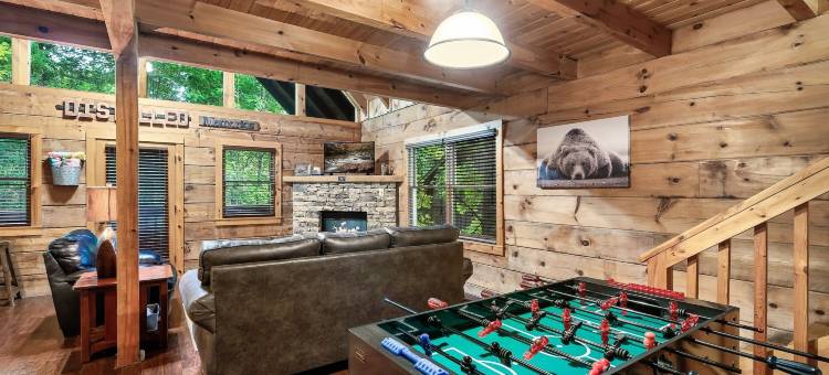 Distilled Memories 8 Miles to Dollywood & Gatlinburg Hot Tub Arcade图片