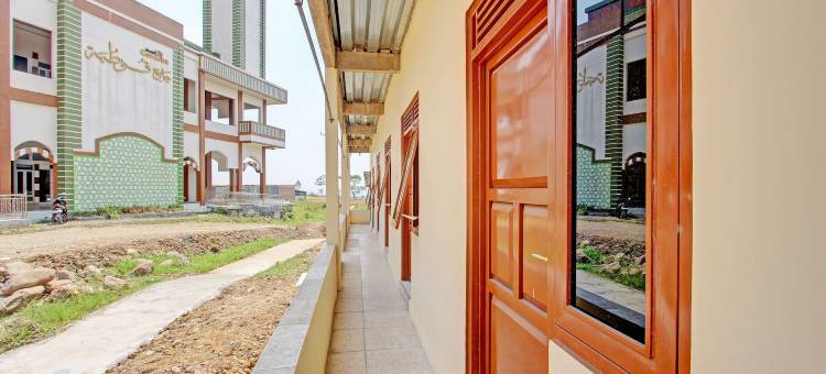SPOT ON 92930 Syifa的游客之家Syariah(SPOT ON 92930 Syifa Guest House Syariah)图片