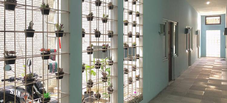 RedDoorz near RS Lira Medika Karawang图片