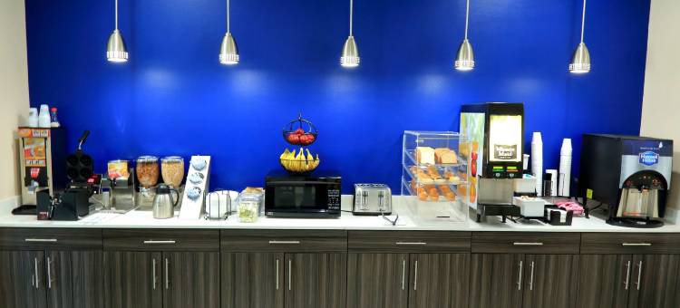 普雷里维尔美洲最佳价值套房酒店(Americas Best Value Inn and Suites Prairieville)图片