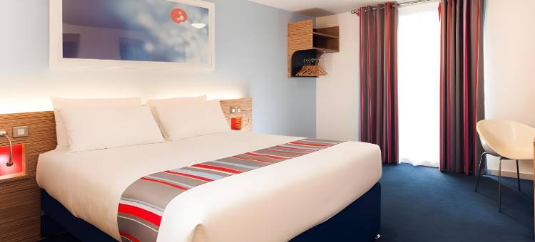 伯明翰邓洛普堡旅屋酒店(Travelodge Birmingham Fort Dunlop)图片