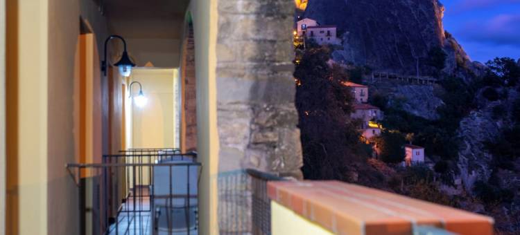 拉洛坎达狄卡斯特罗梅帝亚诺酒店(La Locanda di Castromediano - Al Becco Della Civetta)图片