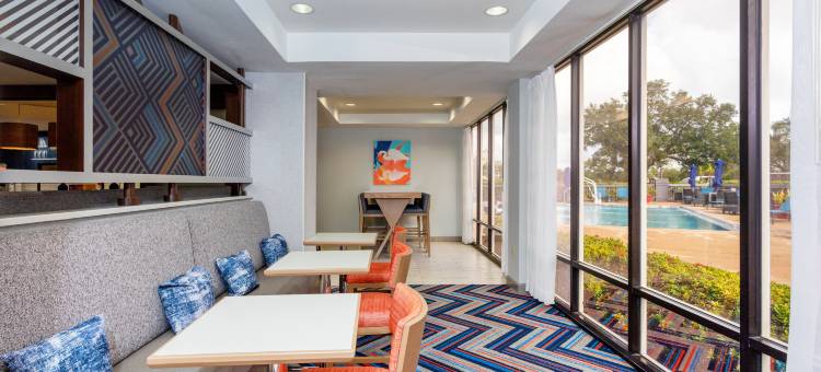 奥兰多国际机场欢朋酒店(Hampton Inn Orlando-International Airport)图片