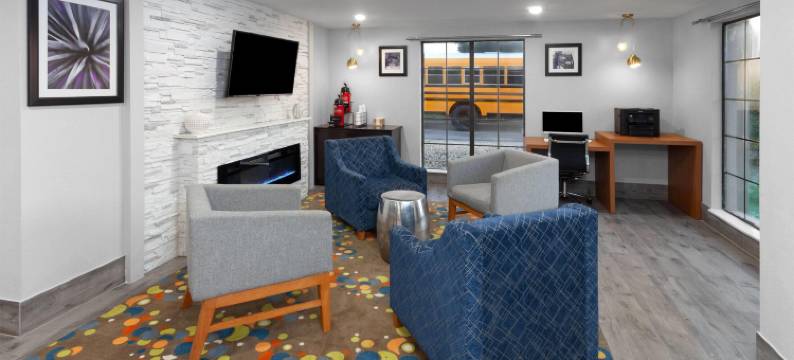 尚佩恩拉昆塔温德姆酒店(La Quinta Inn by Wyndham Champaign)图片