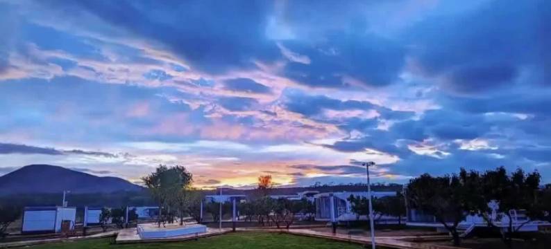 唐坊火山漫步太空舱宿营地图片