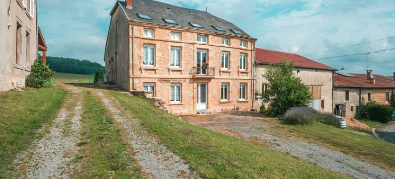 Cottage in Nouart Countryside图片