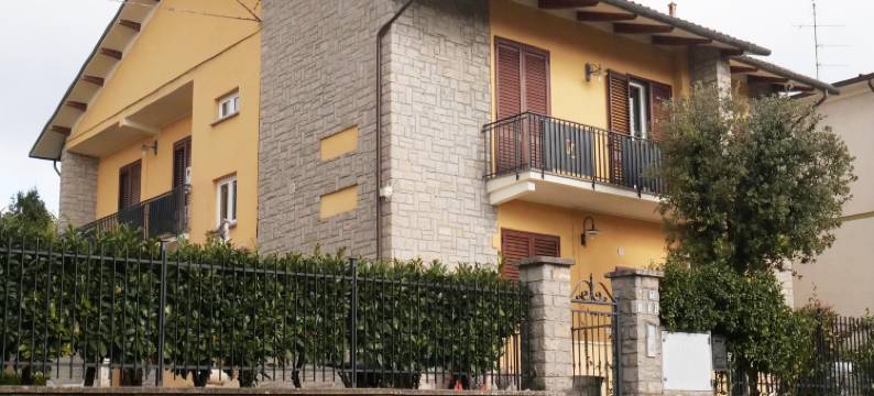 Chic Apartment with Outdoor Serenity图片