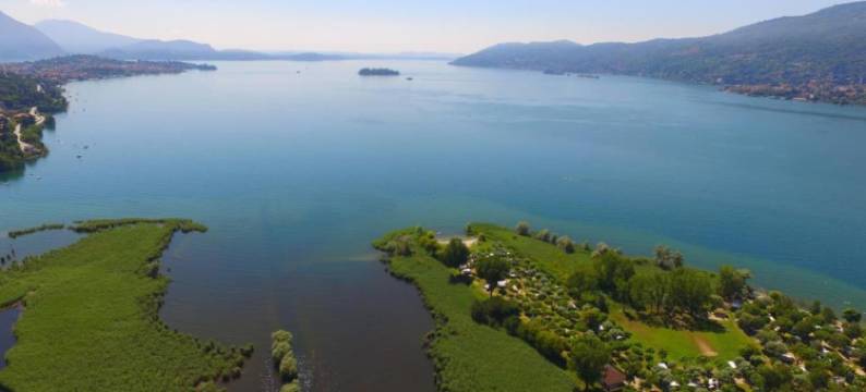 Chalet by Lake Maggiore with Garden Views图片