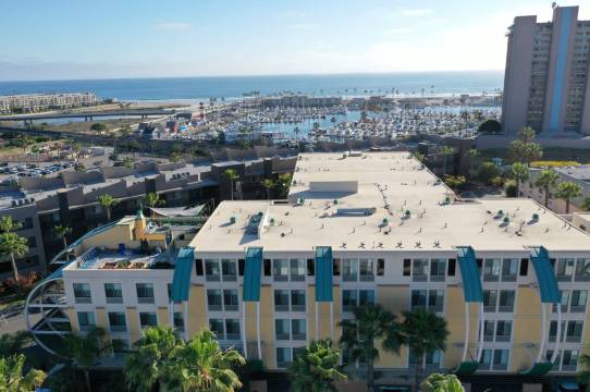 Holiday Inn 欧申赛德码头(Holiday Inn OCEANSIDE CAMP PENDLETON AREA by IHG)