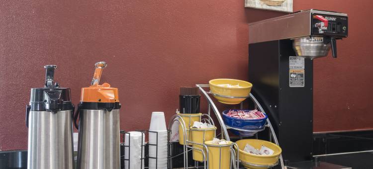 内普顿-泽西海岸红顶酒店(Red Roof Inn Neptune - Jersey Shore)图片