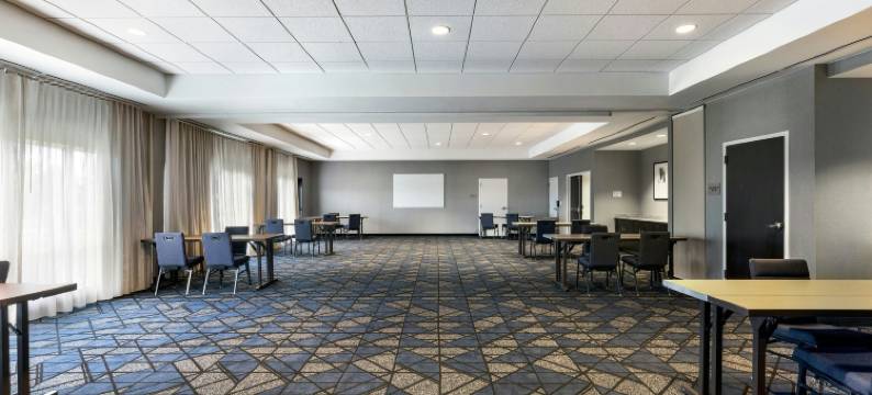 圣路易斯圣彼得斯万怡酒店(Courtyard St. Louis St. Peters)图片