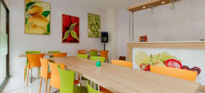 红多兹Plus酒店-里亚迪斯拉梅特(RedDoorz Plus @ Slamet Riyadi)图片