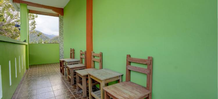 Hotel O 沙哈巴特伊斯兰旅馆靠近普拉萨电信巴威安(Hotel O Sahabat Syariah Near Plasa Telkom Bawean)图片