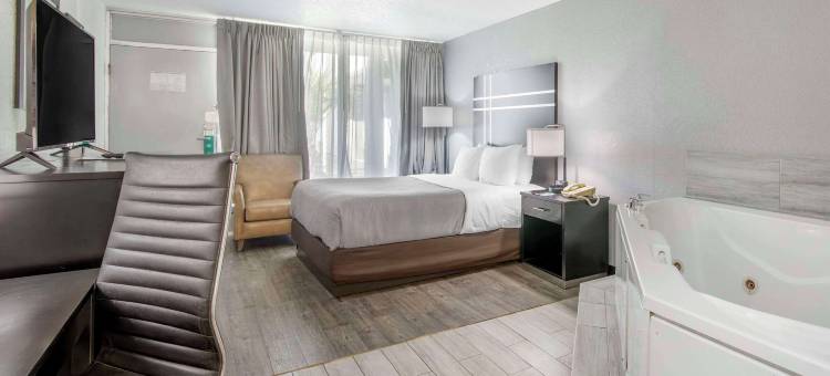 哈迪维尔凯艺套房酒店-萨凡纳北(Quality Inn & Suites Hardeeville - Savannah North)图片