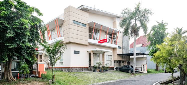 RedDoorz Near Unesa Citraland Surabaya图片