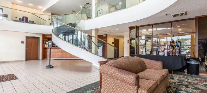 克里夫兰机场舒适酒店(Comfort Inn Cleveland Airport)图片