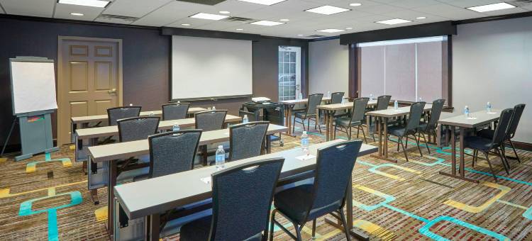 芝加哥绍姆堡/伍德菲尔德购物中心居家酒店(Residence Inn Chicago Schaumburg/Woodfield Mall)图片