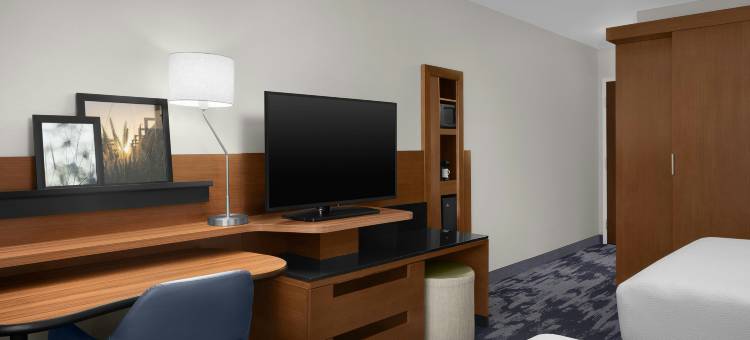 费耶特维尔北万枫酒店及套房(Fairfield Inn & Suites Fayetteville North)图片