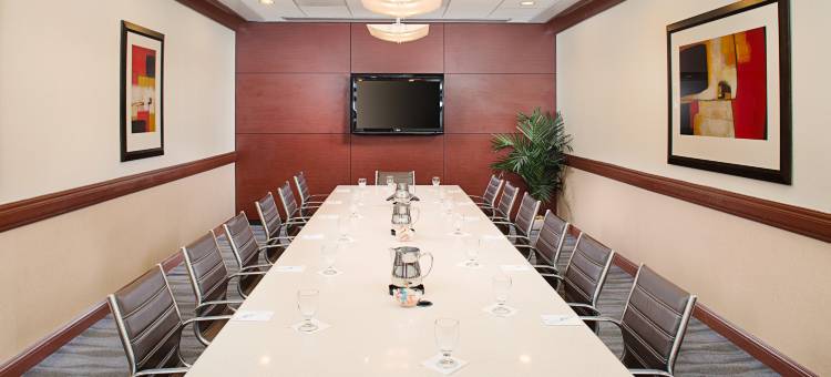 圣迭戈湾市中心希尔顿安泊酒店(Embassy Suites by Hilton San Diego Bay Downtown)图片