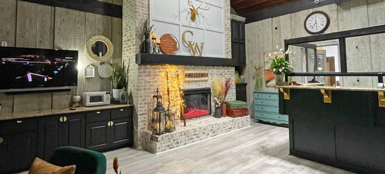 布罗肯鲍查尔斯韦斯利汽车旅馆(Charles Wesley Motor Lodge Downtown Broken Bow- Hochatown)图片