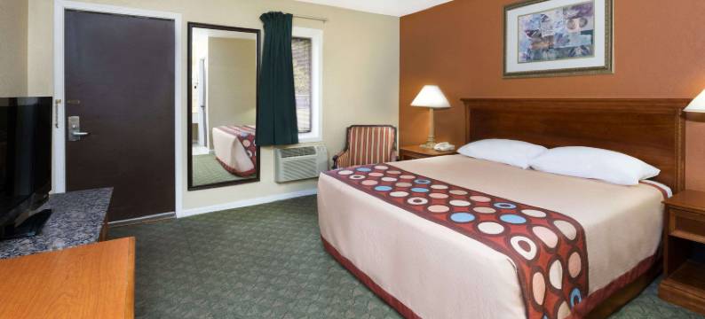 泰勒维尔速8酒店(Super 8 by Wyndham Taylorville IL)图片