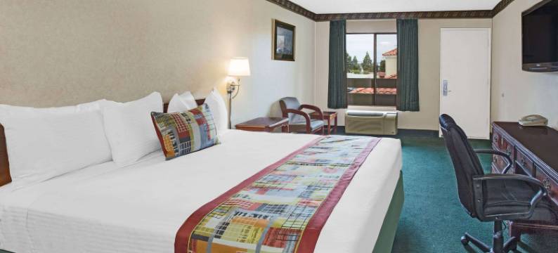 科斯塔梅萨纽波特海滩哈仙达Travelodge by Wyndham酒店(Travelodge by Wyndham Costa Mesa Newport Beach Hacienda)图片