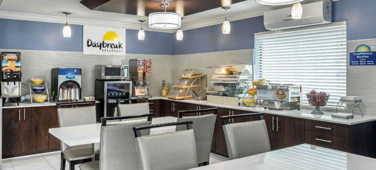 古斯克里克戴斯酒店(Days Inn by Wyndham Goose Creek)图片