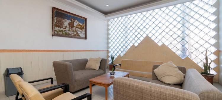 红多兹酒店-近西兰吉特国际机场(RedDoorz Near Silangit International Airport)图片