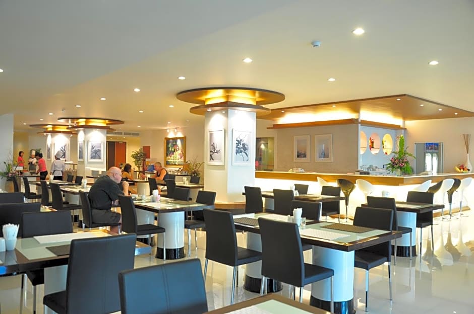 Flipper House Hotel Over view