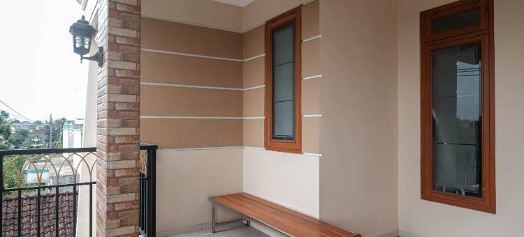 库尔科斯特清真酒店-近斯里韦达丽公园拉维延(KoolKost Syariah Near Taman Sriwedari Laweyan)图片