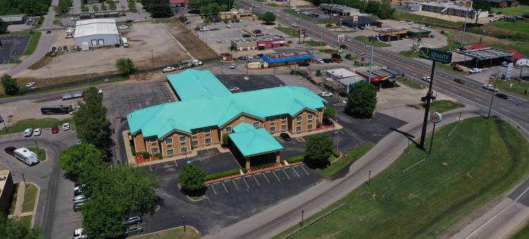 阿尔玛 - 史密斯堡东北区品质酒店及套房(Quality Inn & Suites Alma - Fort Smith Northeast)图片